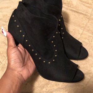Black heels with gold studs